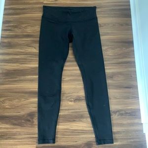 Lululemon black, mid-rise 28” wunder under legging